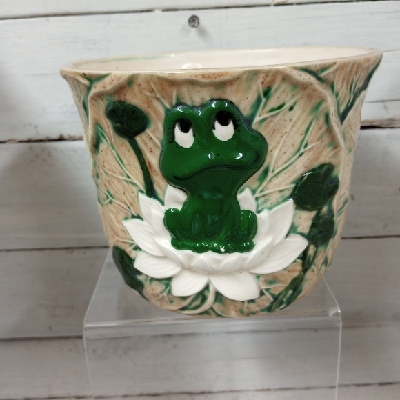 Vintage Smiling Frog Planter with Lilly Pads, MCM, Mid Century Modern, Kitsch - Picture 1 of 9